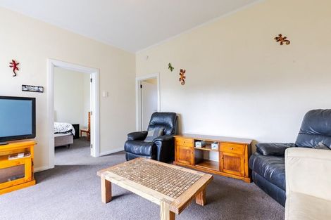Photo of property in 32 Bathgate Street, South Dunedin, Dunedin, 9012