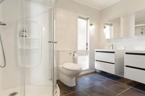 Photo of property in 23 Gilbass Avenue, Hamilton Lake, Hamilton, 3204