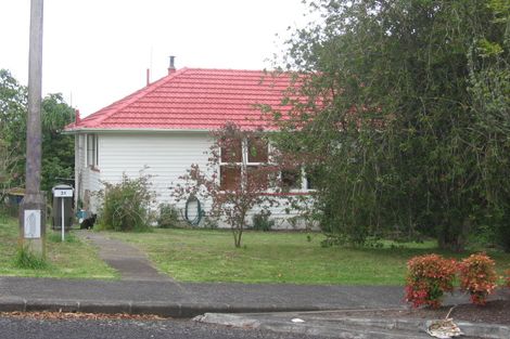 Photo of property in 43 Potter Avenue, Northcote, Auckland, 0627