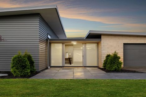 Photo of property in 19 Prebblewood Drive, Prebbleton, 7604