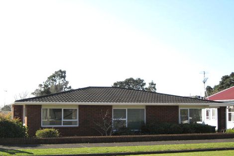 Photo of property in 8 Burns Street, Westown, New Plymouth, 4310