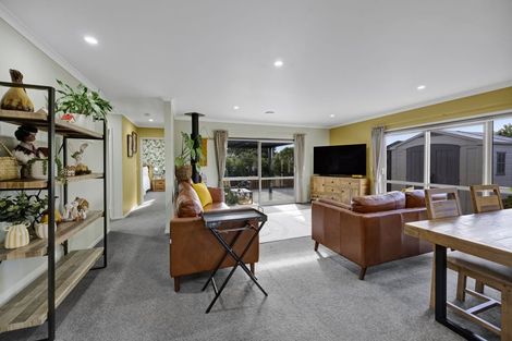Photo of property in 17 Hira Street, Ohawe, Hawera, 4671