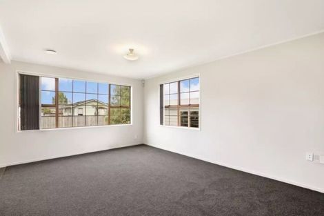 Photo of property in 14 Heathdale Crescent, Papakura, 2110