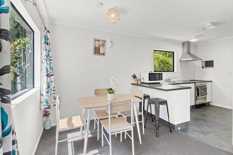 Photo of property in 31 Beaumont Crescent, Frankleigh Park, New Plymouth, 4310