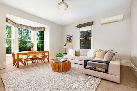 Photo of property in 12 Tinakori Road, Thorndon, Wellington, 6011