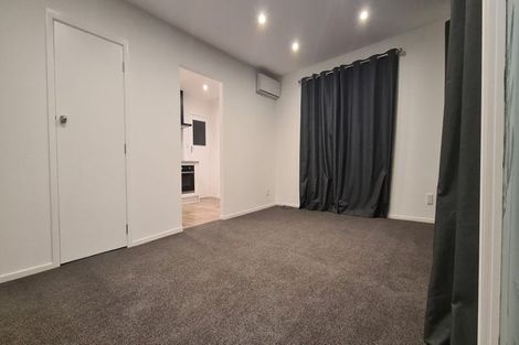 Photo of property in 4f1 Glanmire Road, Newlands, Wellington, 6037