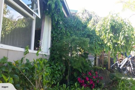 Photo of property in 4 Tawa Road, Te Atatu Peninsula, Auckland, 0610