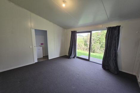 Photo of property in 23b Dorset Grove, Cannons Creek, Porirua, 5024