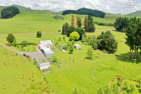 Photo of property in 709 Weber Road, Waitahora, Dannevirke, 4971