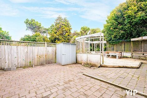 Photo of property in 27 Spenmoor Street, Newlands, Wellington, 6037