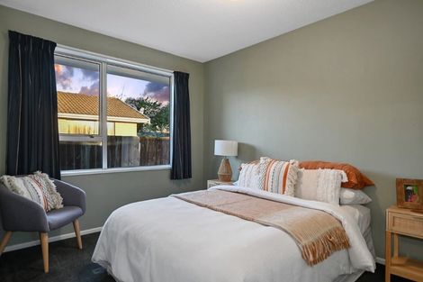 Photo of property in 12 Malabar Crescent, Broomfield, Christchurch, 8042