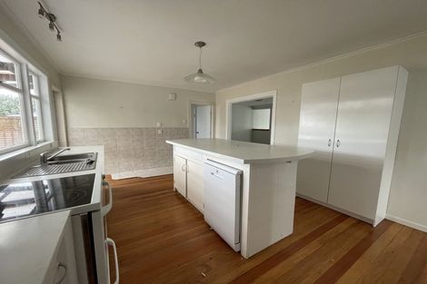 Photo of property in 18 River Road, Te Atatu Peninsula, Auckland, 0610