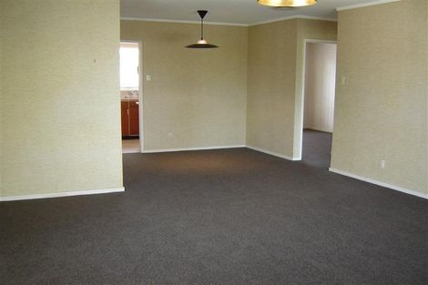 Photo of property in 2/33 Butterworth Drive, Glendene, Auckland, 0602