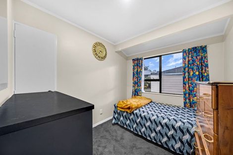 Photo of property in 2/33 Seaward Place, Wattle Downs, Auckland, 2103