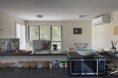 Photo of property in 18 Melrose Road, Island Bay, Wellington, 6023