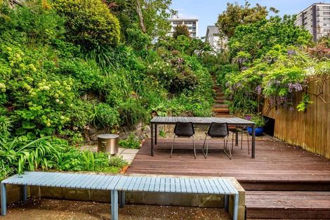 Photo of property in 12 Tinakori Road, Thorndon, Wellington, 6011