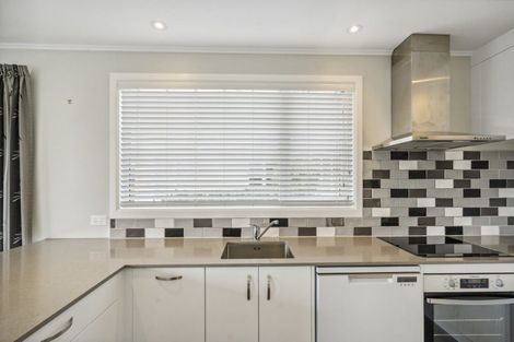 Photo of property in 3 Kahikatea Grove, Paparangi, Wellington, 6037