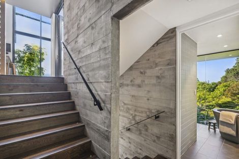 Photo of property in 22 Bridge View Road, Birkenhead, Auckland, 0626