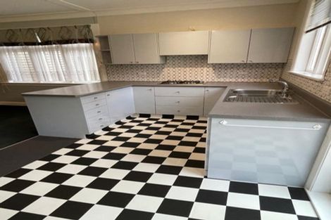 Photo of property in 21 Burrows Avenue, Karori, Wellington, 6012