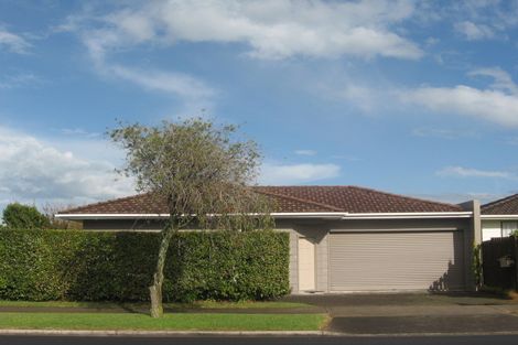 Photo of property in 135 Aviemore Drive, Highland Park, Auckland, 2010