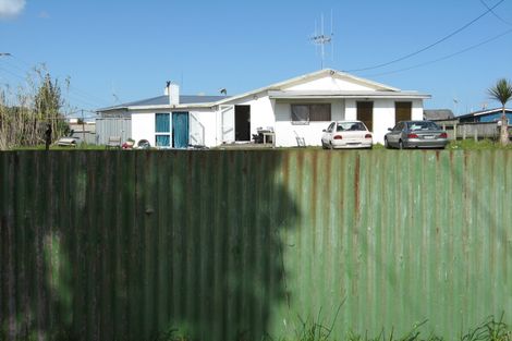 Photo of property in 30 Manuka Street, Castlecliff, Whanganui, 4501