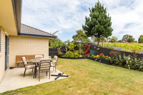 Photo of property in 84 Collingwood Road, Waiuku, 2123