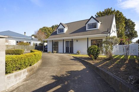 Photo of property in 28 Mccarthy Street, Hawera, 4610