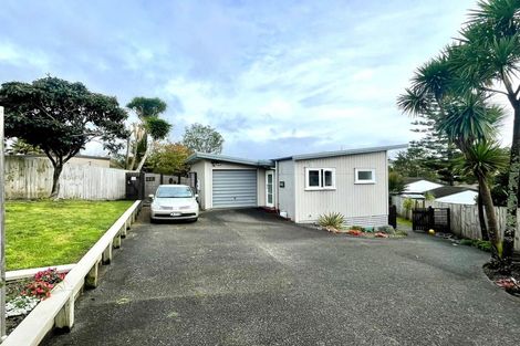 Photo of property in 77 Woodglen Road, Glen Eden, Auckland, 0602