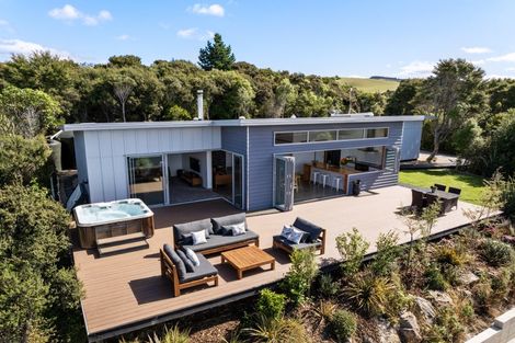 Photo of property in 37 Totara Close, Taieri Mouth, 9091
