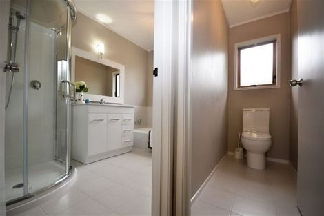 Photo of property in 1a/3 Amberley Avenue, Te Atatu South, Auckland, 0610