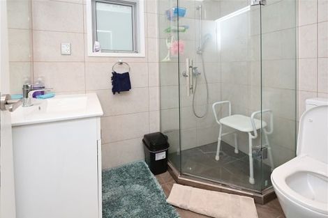 Photo of property in 2 Tirau Place, Mangere, Auckland, 2022