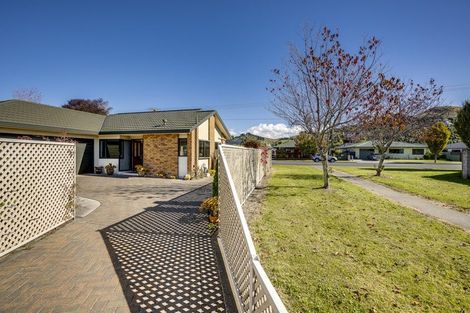 Photo of property in 35 Beaufort Place, Taradale, Napier, 4112