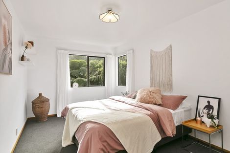 Photo of property in 16 Ramphal Terrace, Khandallah, Wellington, 6035