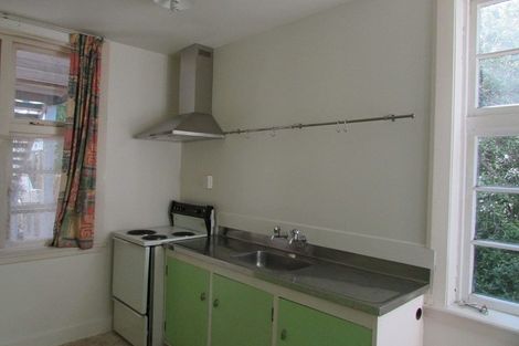 Photo of property in 2 Hawkhurst Road, Lyttelton, 8082
