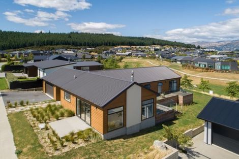 Photo of property in 34 Minaret Ridge, Wanaka, 9305