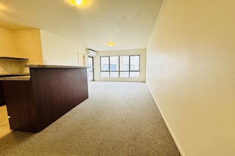 Photo of property in The Haven, 26/120 Beach Haven Road, Beach Haven, Auckland, 0626