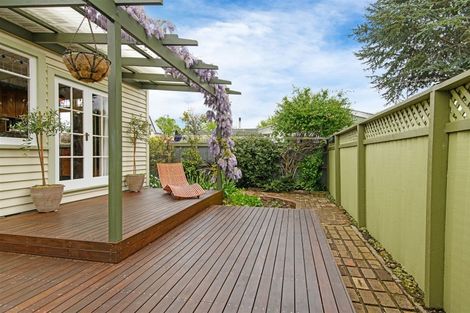 Photo of property in 173 Centaurus Road, Saint Martins, Christchurch, 8022