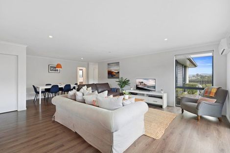 Photo of property in 17 Waterside Drive, Pyes Pa, Tauranga, 3112
