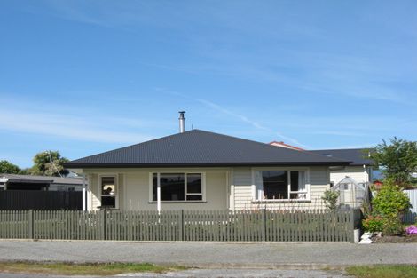 Photo of property in 127 Russell Street, Westport, 7825