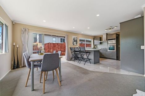 Photo of property in 5 Glasson Avenue, Flat Bush, Auckland, 2016