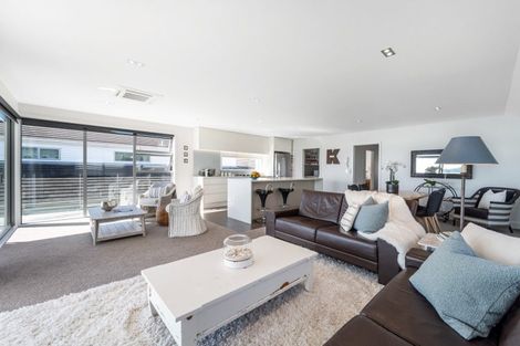 Photo of property in 8a The Parade, Bucklands Beach, Auckland, 2012