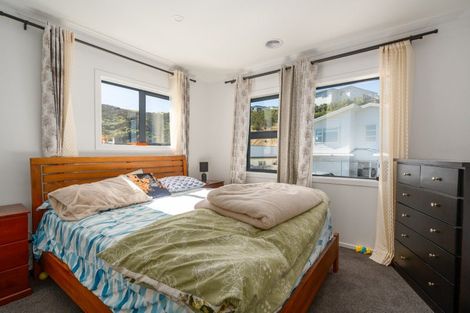 Photo of property in 9 Antigua Way, Grenada Village, Wellington, 6037