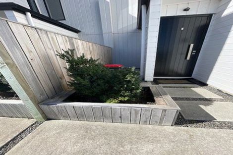 Photo of property in 16 Minhas Road, Papakura, 2110