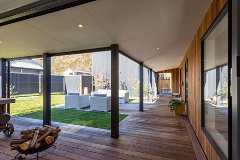 Photo of property in 7 Flynn Lane, Arrowtown, 9302