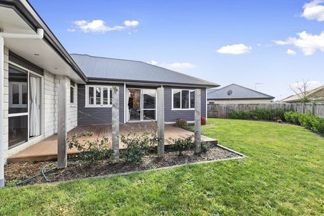 Photo of property in 27 Teatree Close, Huntington, Hamilton, 3210