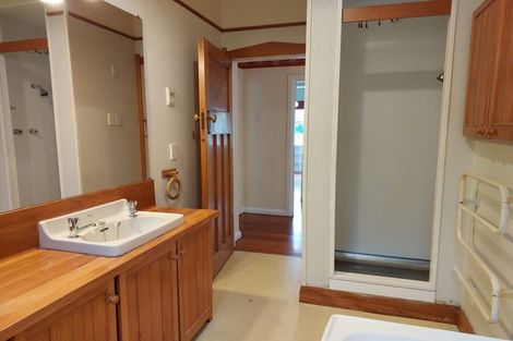 Photo of property in 6 Highland Crescent, Wadestown, Wellington, 6012