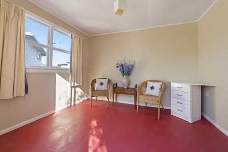 Photo of property in 8 Buckland Place, Spotswood, New Plymouth, 4310