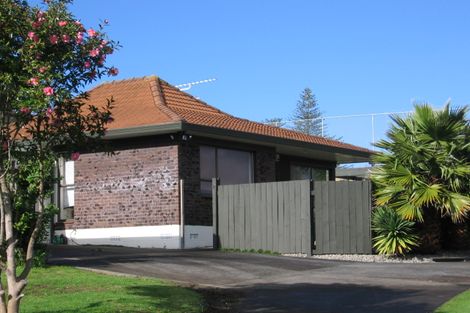 Photo of property in 2/25 Rapallo Place, Farm Cove, Auckland, 2012