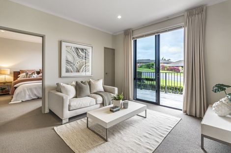 Photo of property in 2 Ashburn Close, Orewa, 0931