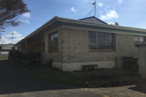 Photo of property in 52 Butterworth Drive, Glendene, Auckland, 0602